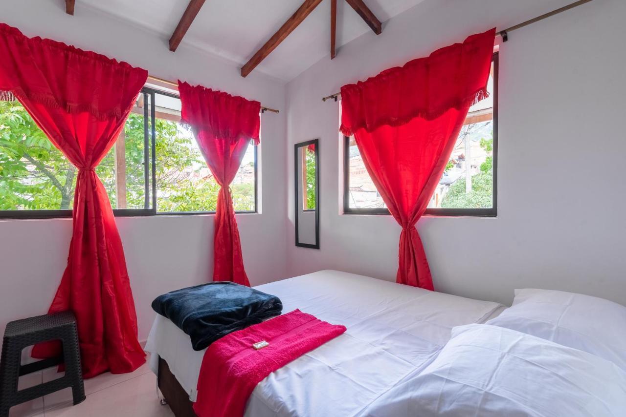 Campo Valdes Park Hostel 麦德林 外观 照片